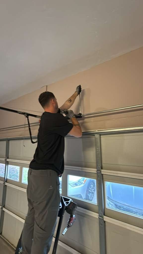 Garage door repair work, gallery photo 2