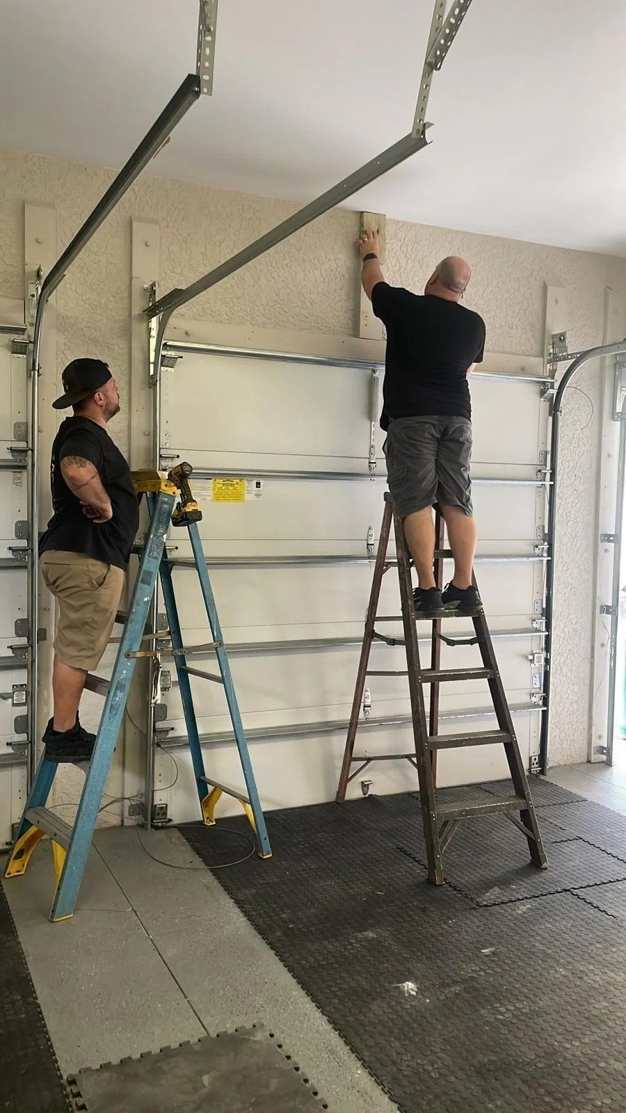 Garage door repair work, gallery photo 11